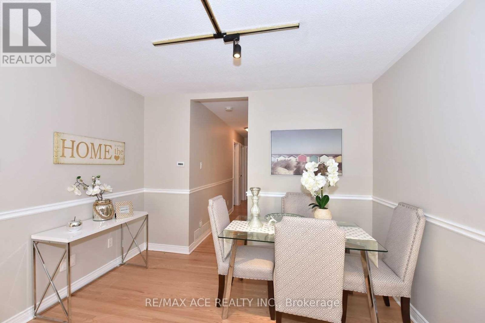 1247 Playford Road, Mississauga, Ontario  L5J 3V9 - Photo 9 - W12726342