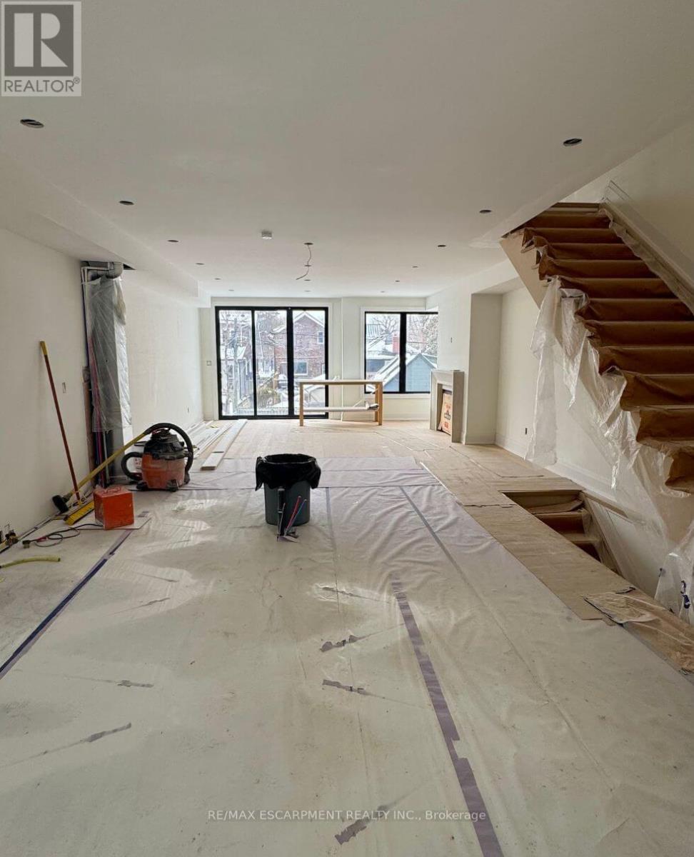 92 Fifth Street, Toronto, Ontario  M8V 2Z3 - Photo 12 - W12726380