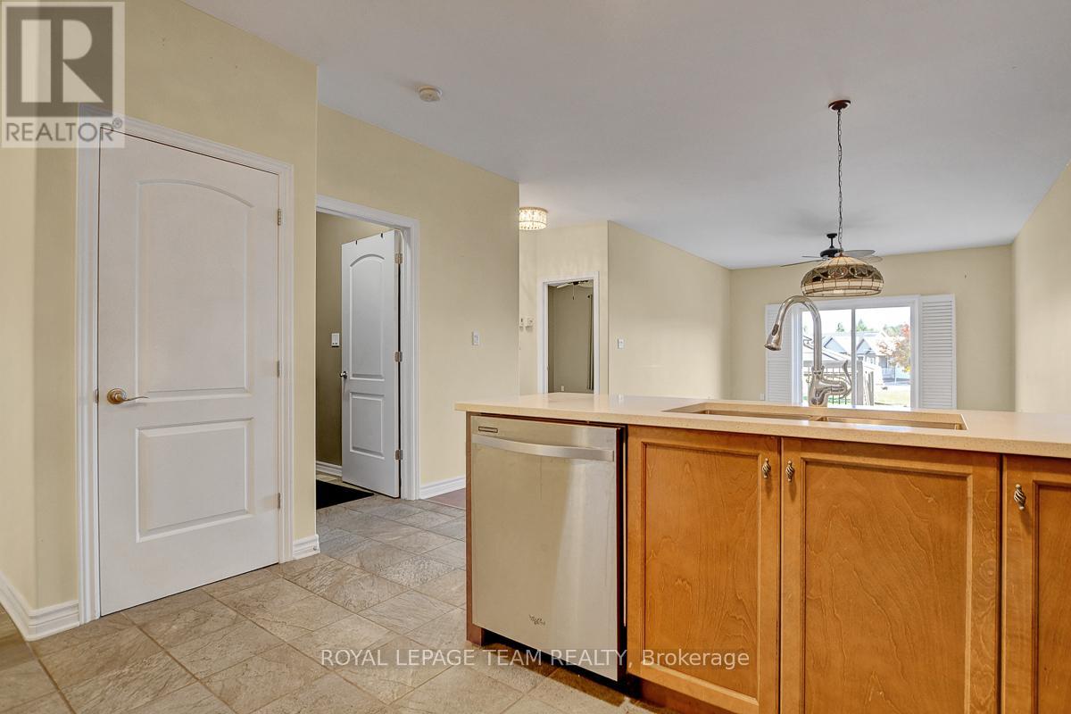 520 Clothier Street W, North Grenville, Ontario  K0G 1J0 - Photo 18 - X12711226