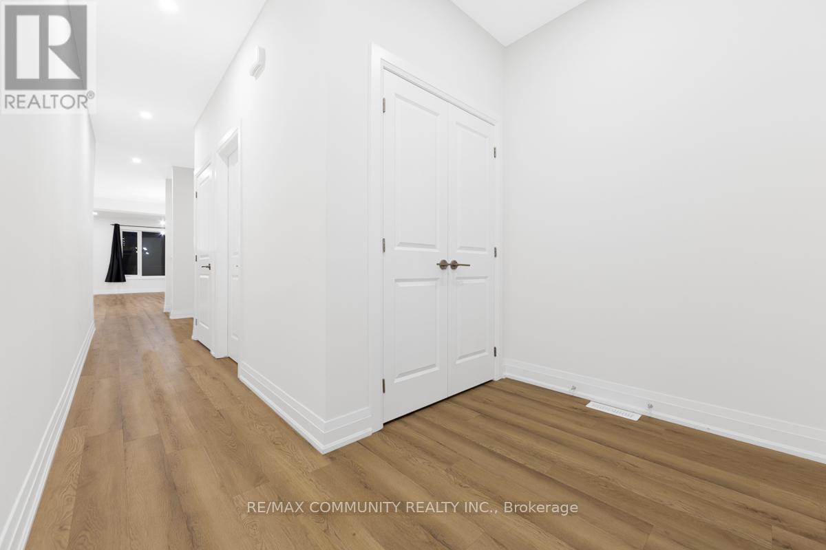 45 - 101 Swales Avenue, Strathroy-Caradoc, Ontario  N7G 1A8 - Photo 3 - X12726332