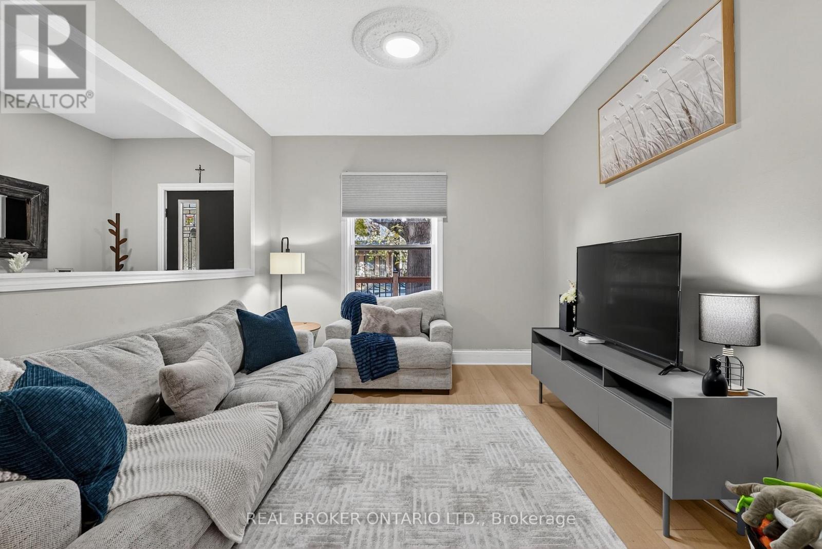 56 Francis Street, Hamilton, Ontario  L8L 3V3 - Photo 8 - X12726358