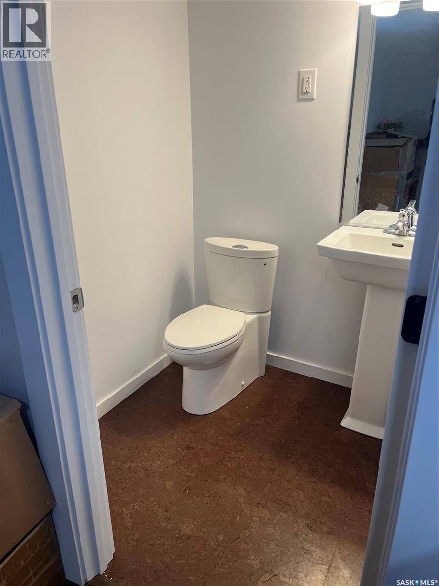 208 Central Street W, Warman, Saskatchewan  S0K 0A1 - Photo 11 - SK027120