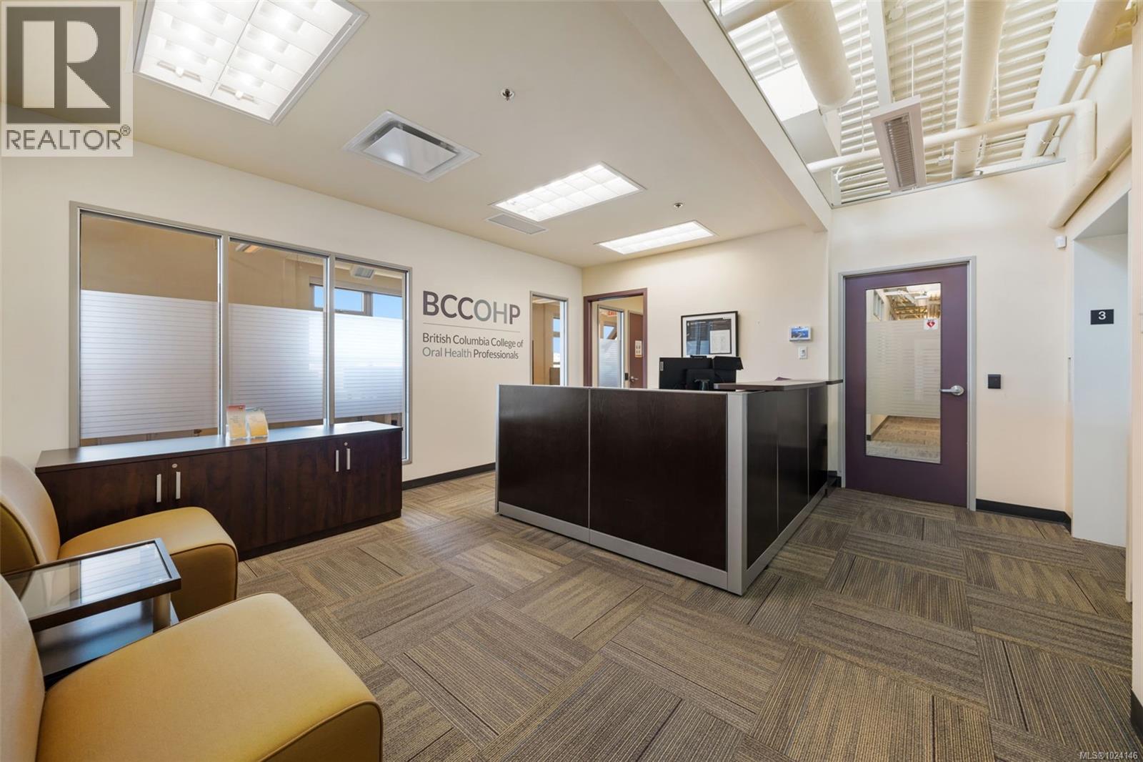 300-305 388 Harbour Rd, Victoria, British Columbia  V9A 3S1 - Photo 2 - 1024146