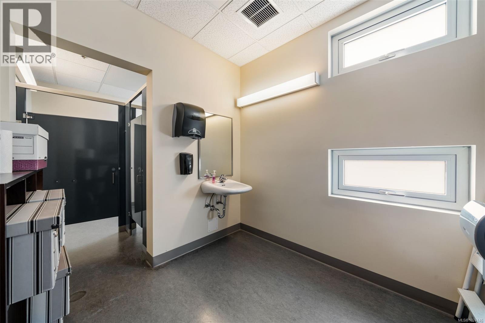 300-305 388 Harbour Rd, Victoria, British Columbia  V9A 3S1 - Photo 29 - 1024146