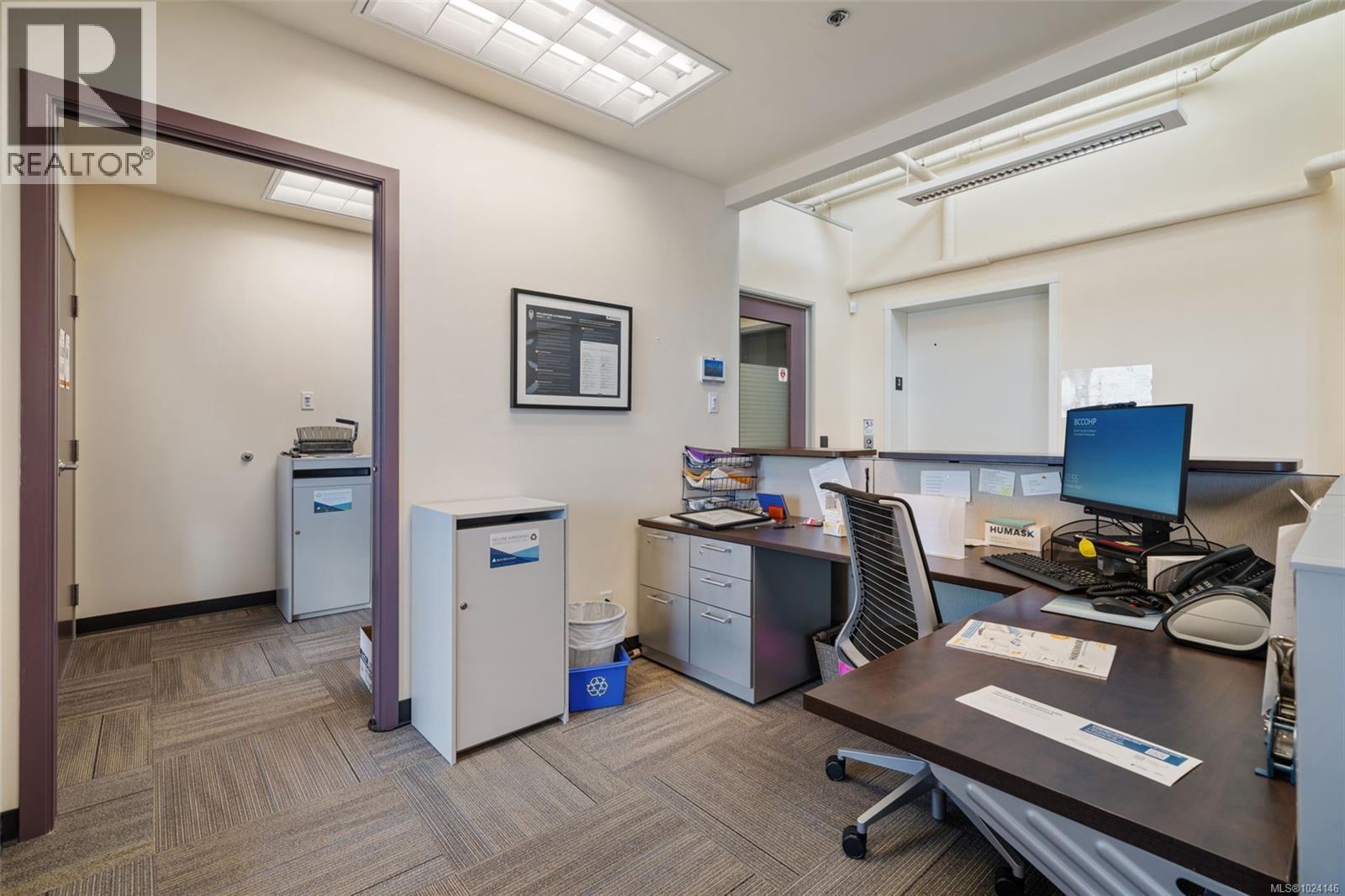 300-305 388 Harbour Rd, Victoria, British Columbia  V9A 3S1 - Photo 3 - 1024146