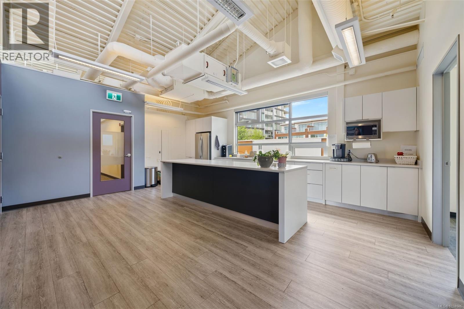 300-305 388 Harbour Rd, Victoria, British Columbia  V9A 3S1 - Photo 38 - 1024146