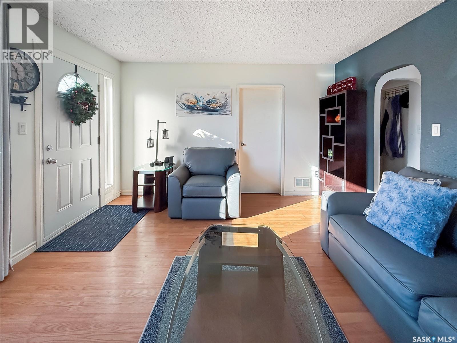 1080 4th Street E, Prince Albert, Saskatchewan  S6V 0K9 - Photo 4 - SK022185