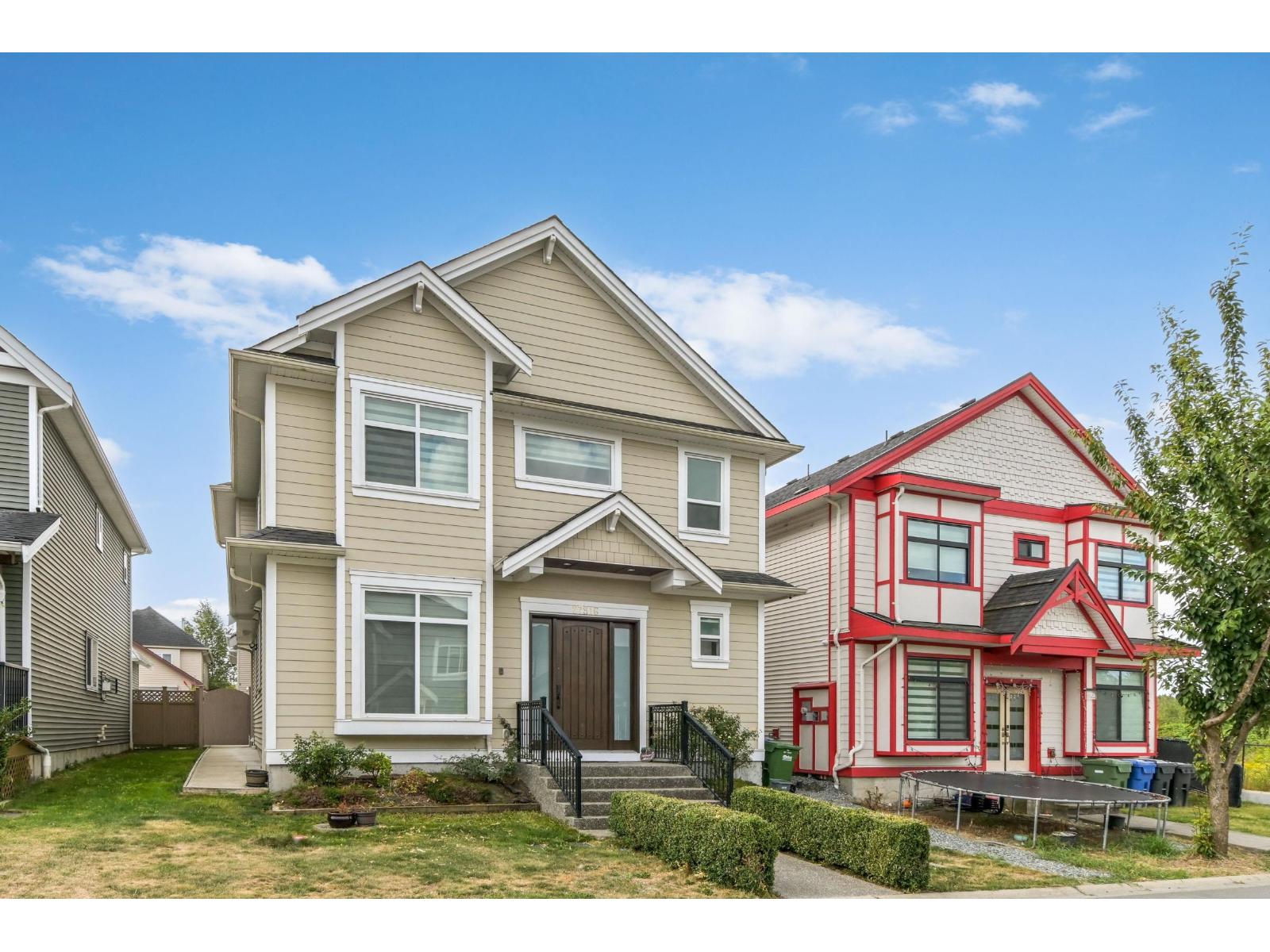 27916 Conductor Drive, Abbotsford, British Columbia  V4W 3G3 - Photo 2 - R3082767