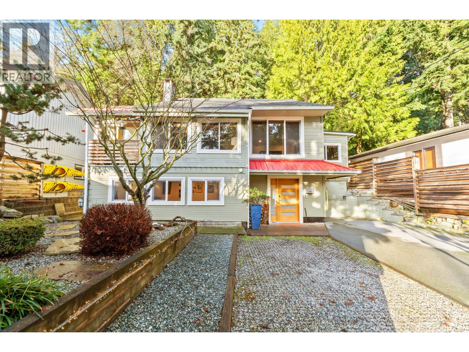 4462 Strathcona Road, North Vancouver, British Columbia  V7G 1G3 - Photo 2 - R3082123