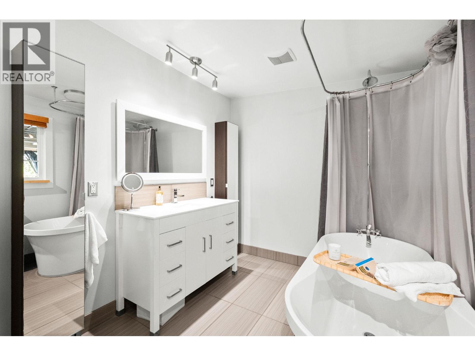 4462 Strathcona Road, North Vancouver, British Columbia  V7G 1G3 - Photo 23 - R3082123