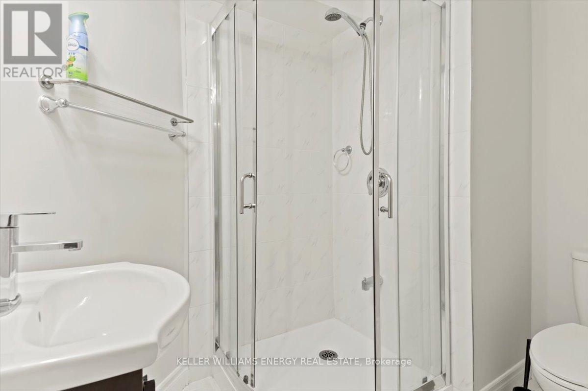 5 Bishopgate Street, Whitby, Ontario  L1P 0A6 - Photo 27 - E12725166