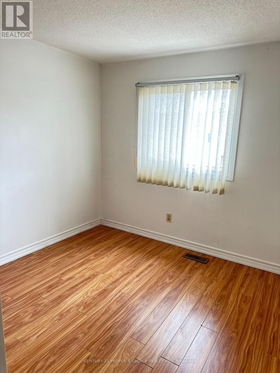 152 Observatory Lane, Richmond Hill, Ontario  L4C 8K8 - Photo 4 - N12726402