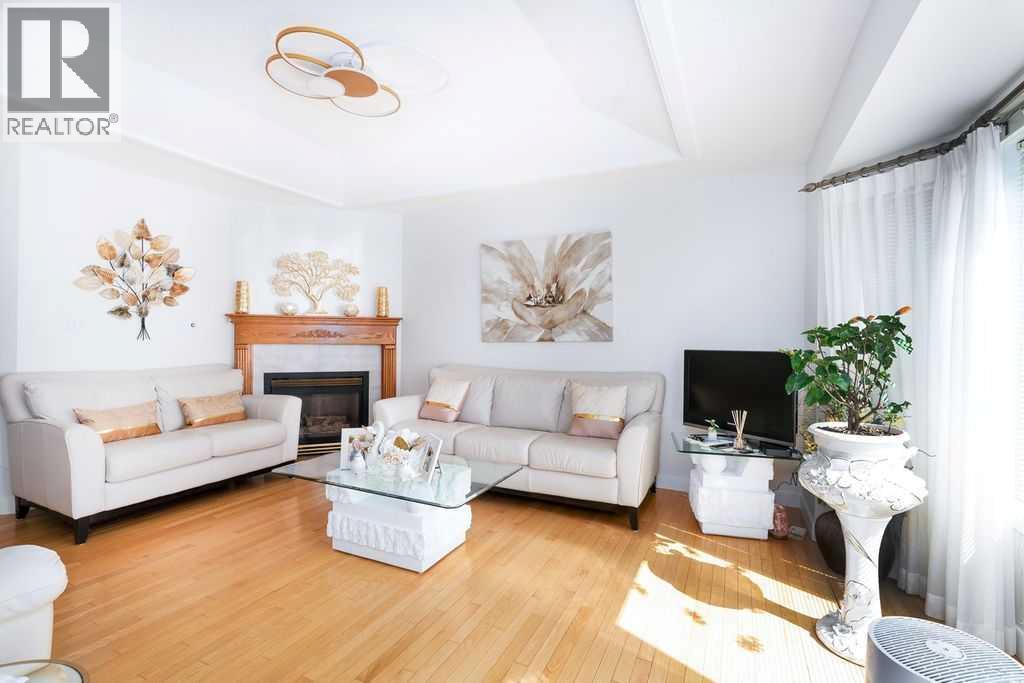 5704 35 Avenue, Camrose, Alberta  T4V 4N2 - Photo 2 - A2251353