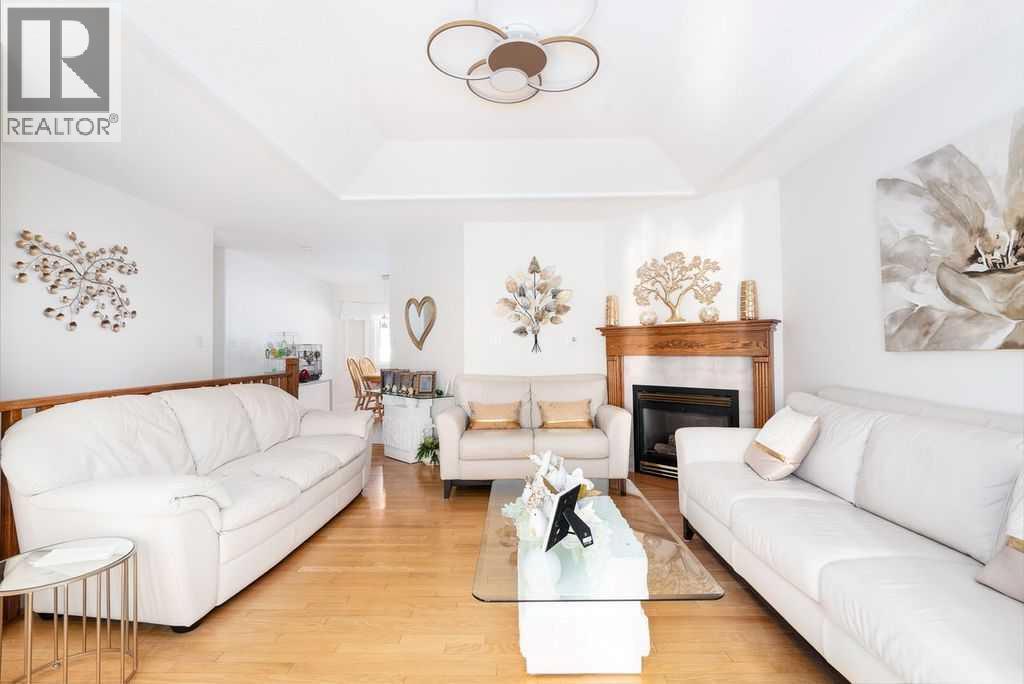 5704 35 Avenue, Camrose, Alberta  T4V 4N2 - Photo 4 - A2251353