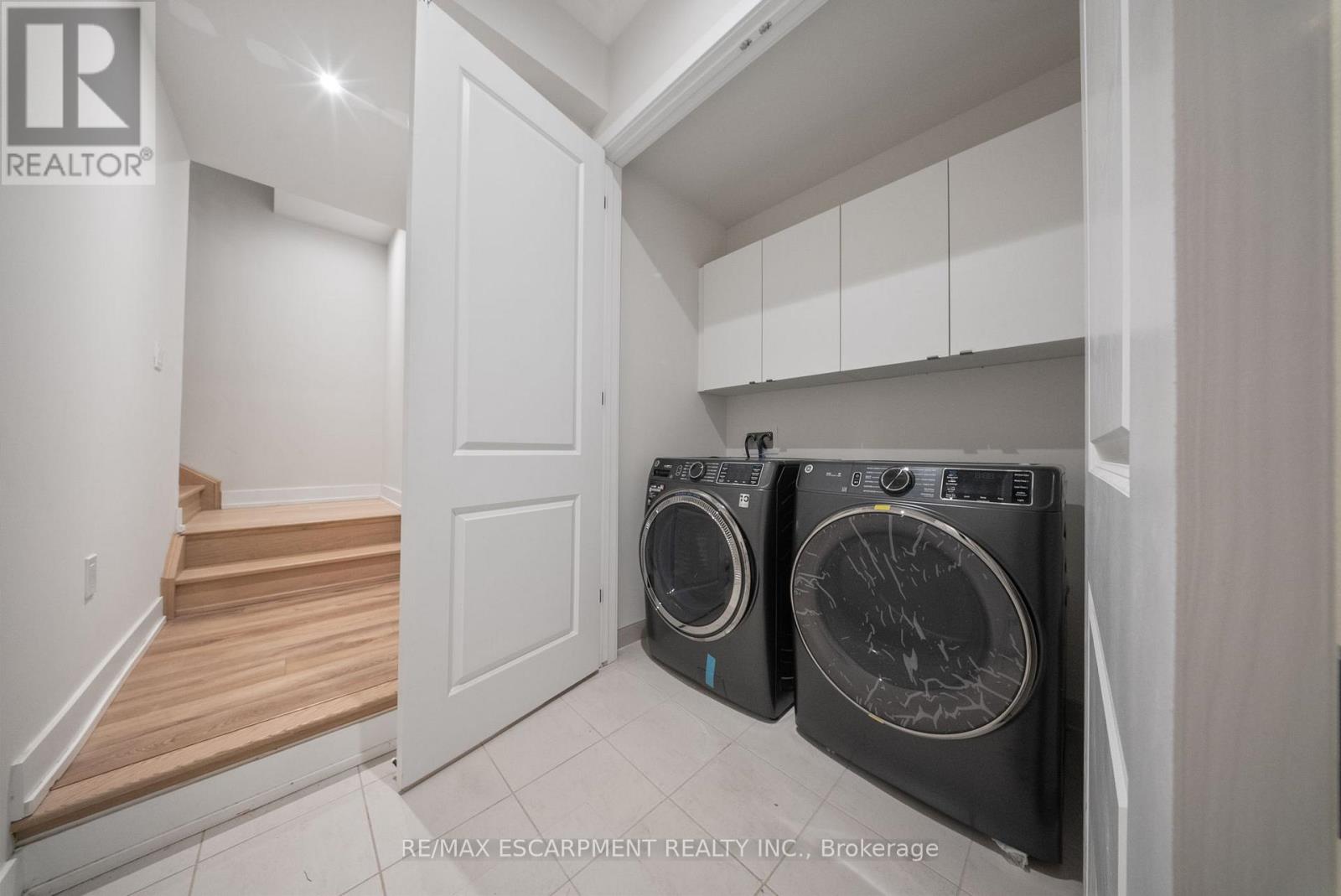 1299 Anthonia Trail, Oakville, Ontario  L6H 7X7 - Photo 10 - W12726398