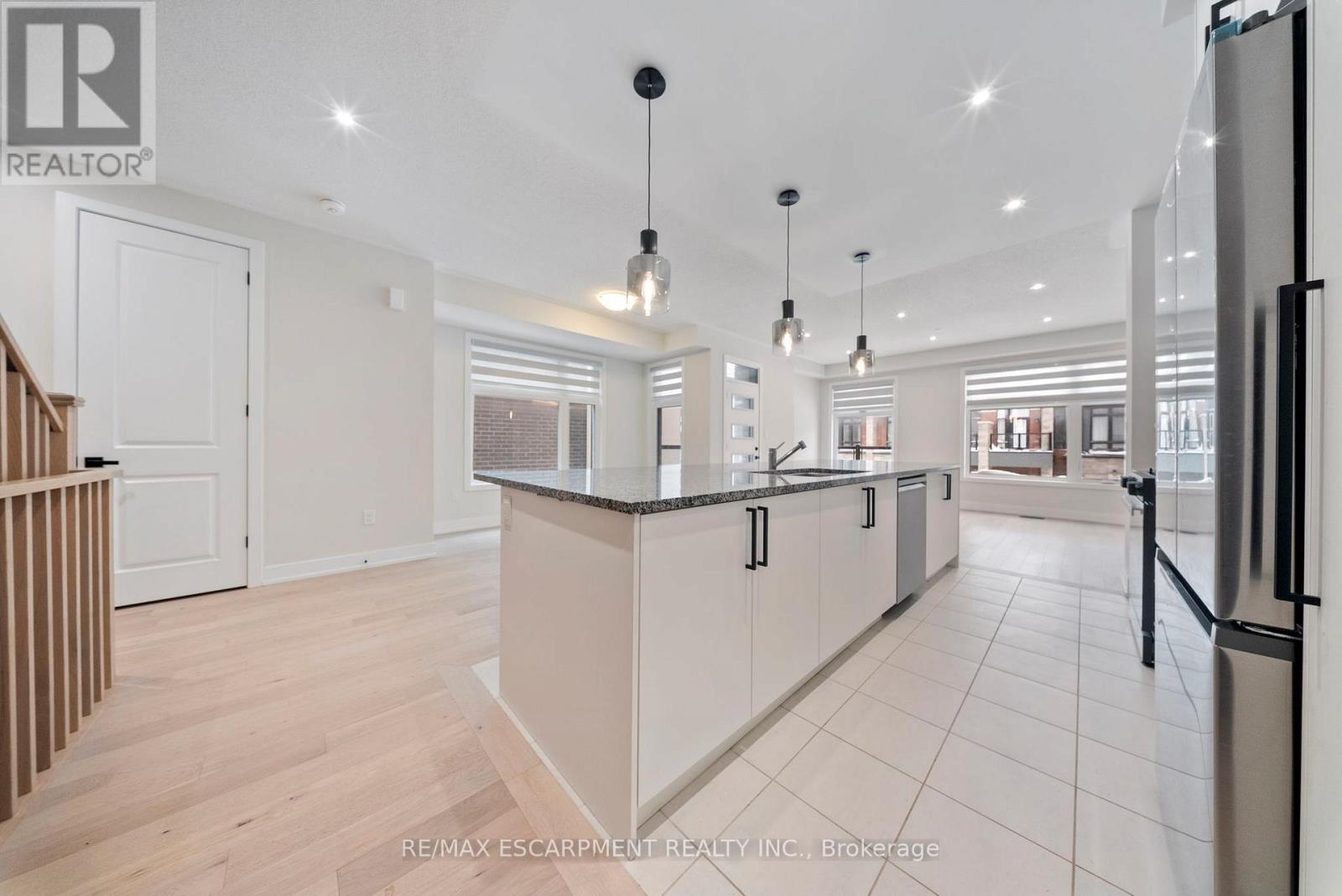 1299 Anthonia Trail, Oakville, Ontario  L6H 7X7 - Photo 13 - W12726398