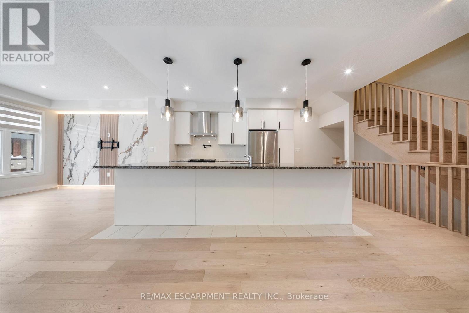 1299 Anthonia Trail, Oakville, Ontario  L6H 7X7 - Photo 15 - W12726398