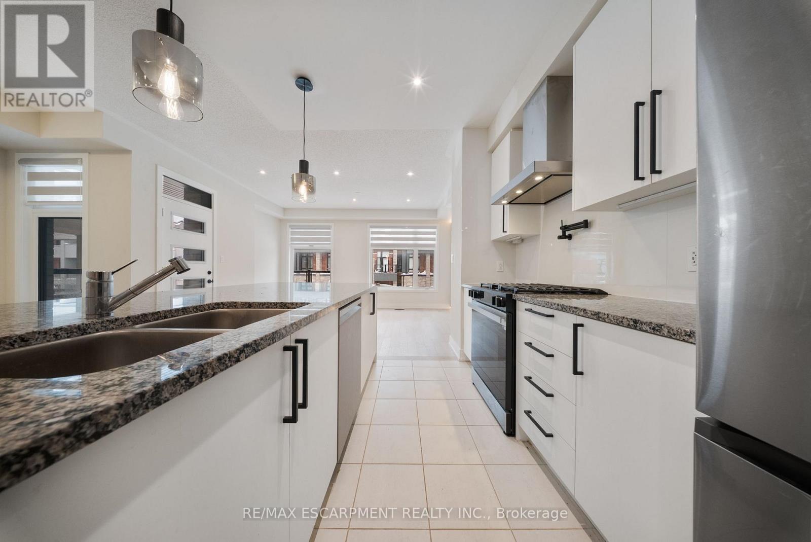 1299 Anthonia Trail, Oakville, Ontario  L6H 7X7 - Photo 17 - W12726398