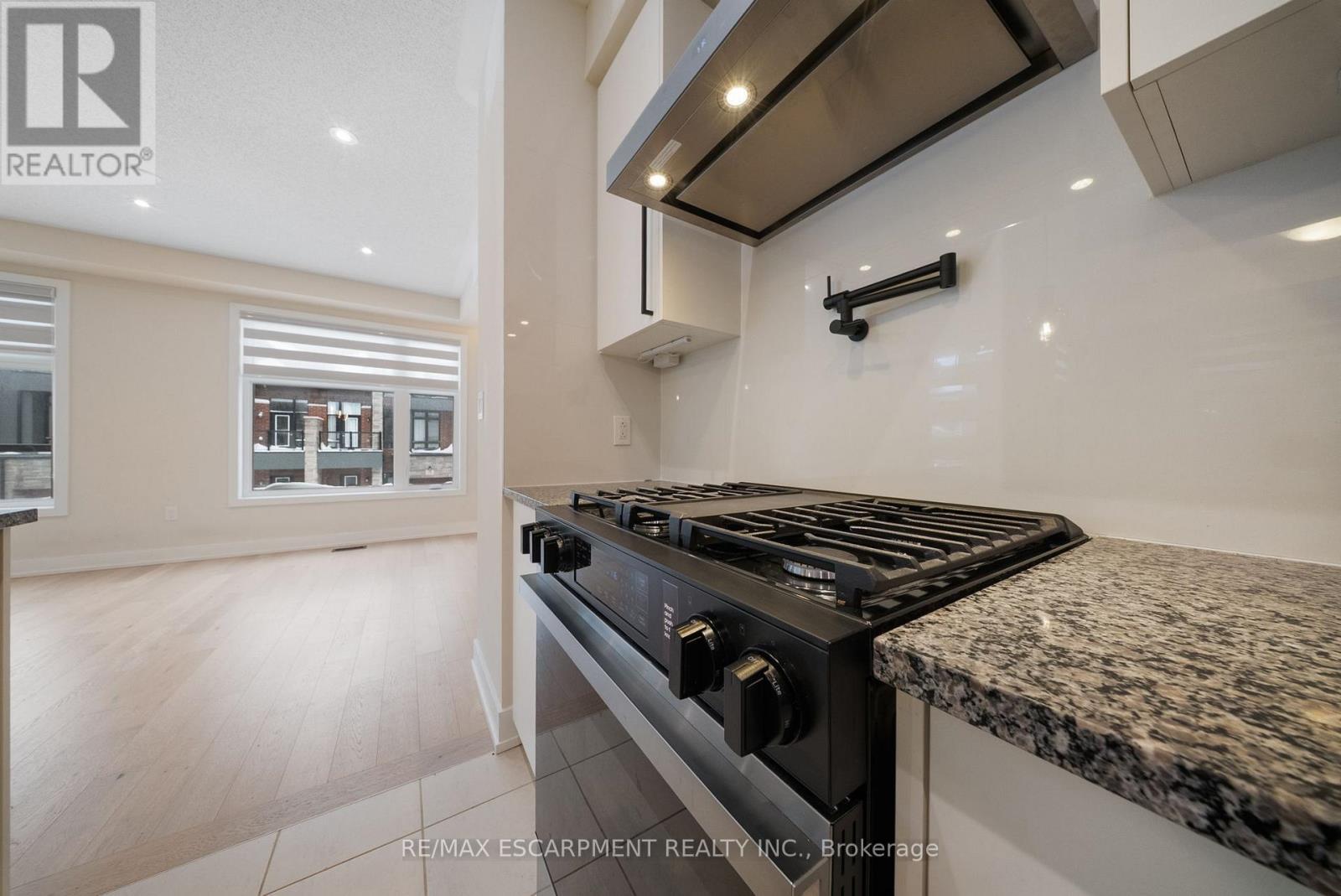 1299 Anthonia Trail, Oakville, Ontario  L6H 7X7 - Photo 18 - W12726398