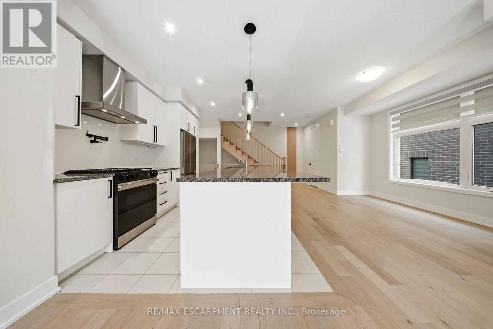 1299 Anthonia Trail, Oakville, Ontario  L6H 7X7 - Photo 23 - W12726398