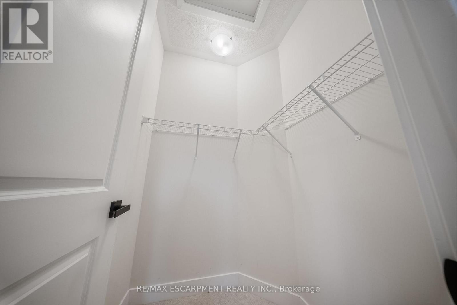 1299 Anthonia Trail, Oakville, Ontario  L6H 7X7 - Photo 35 - W12726398