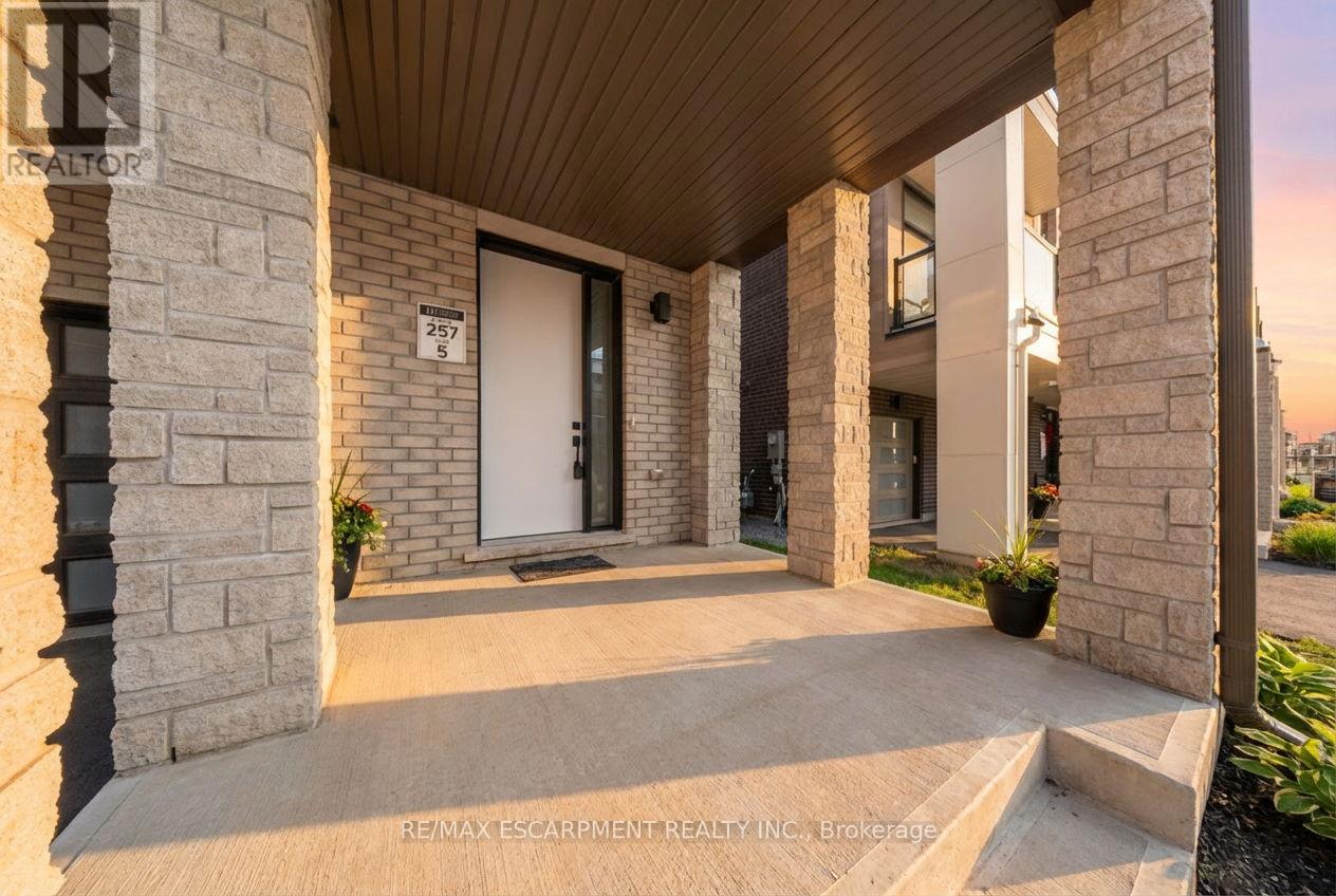 1299 Anthonia Trail, Oakville, Ontario  L6H 7X7 - Photo 6 - W12726398