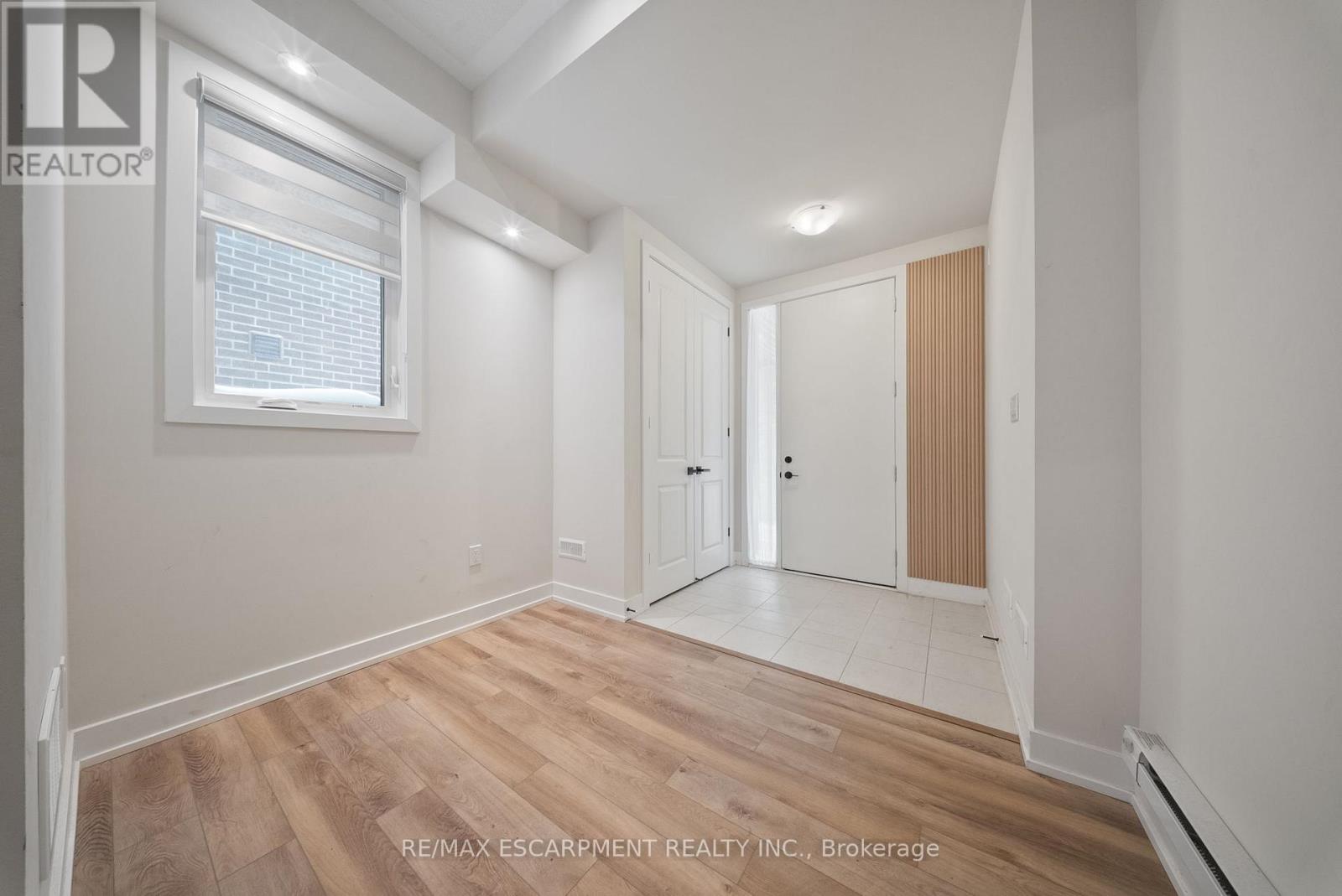 1299 Anthonia Trail, Oakville, Ontario  L6H 7X7 - Photo 9 - W12726398