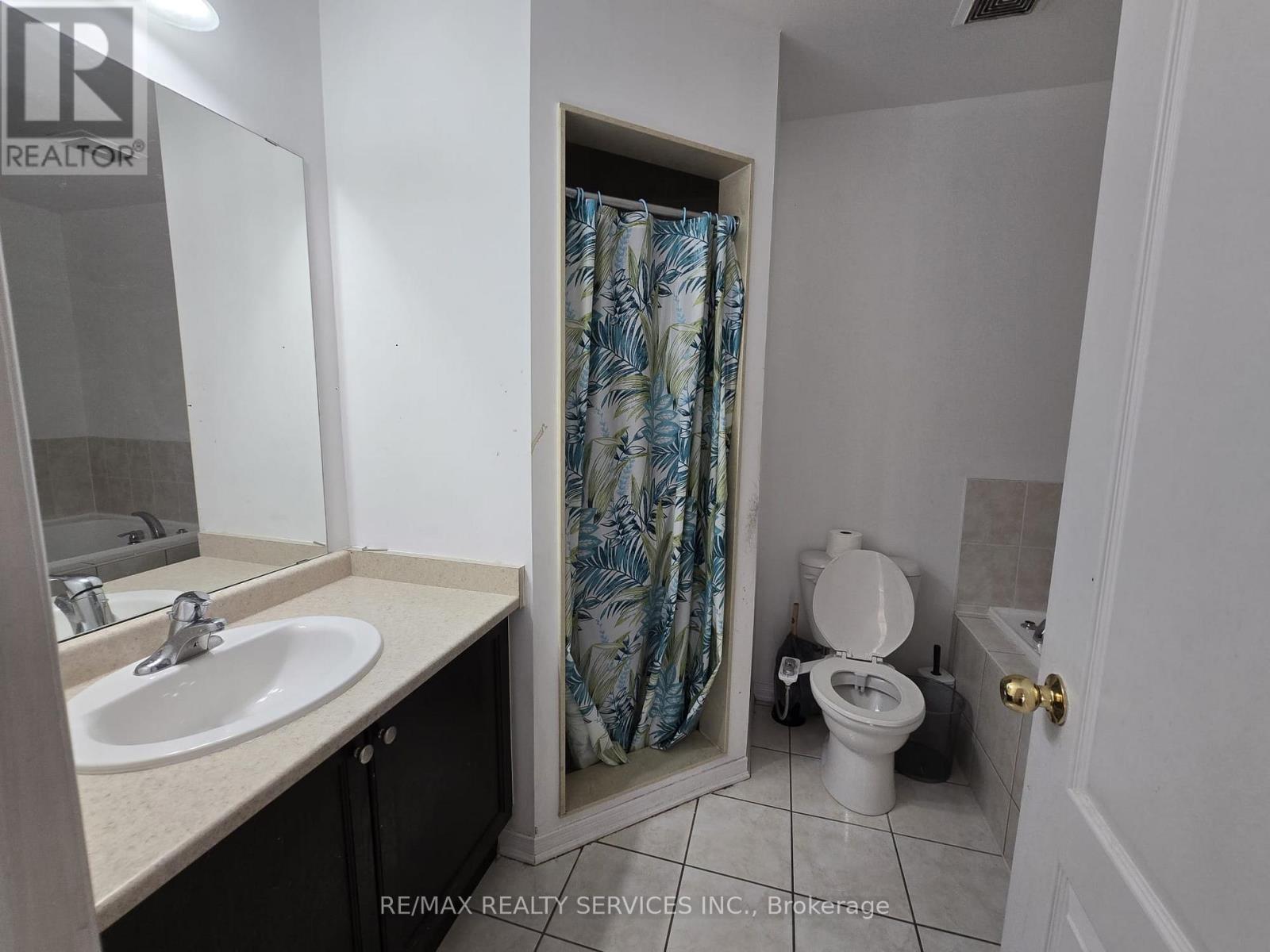 43 Seachart Place, Brampton, Ontario  L6P 3E1 - Photo 16 - W12726404