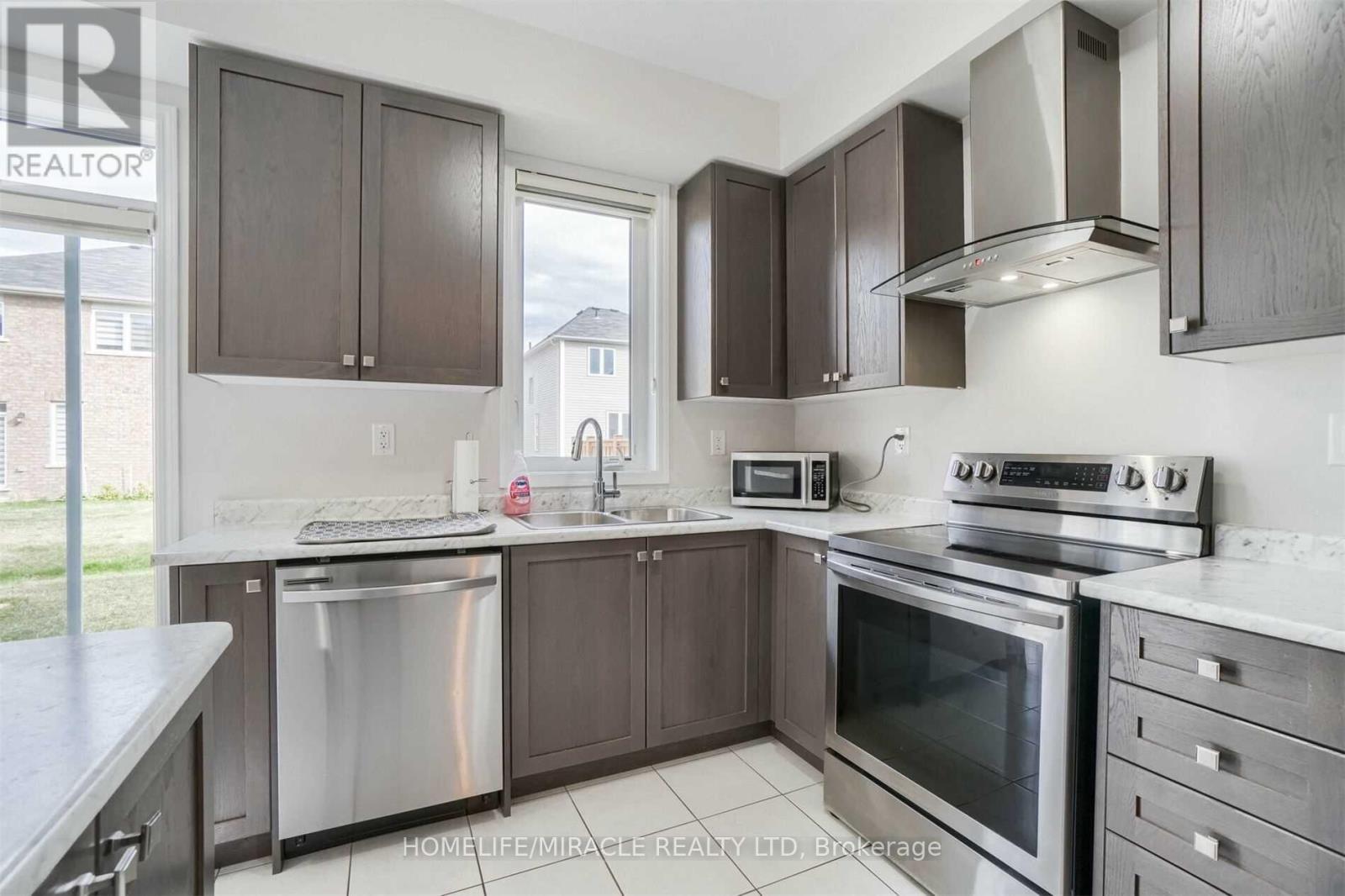 123 Longboat Run W, Brantford, Ontario  N3T 0R8 - Photo 15 - X12726390