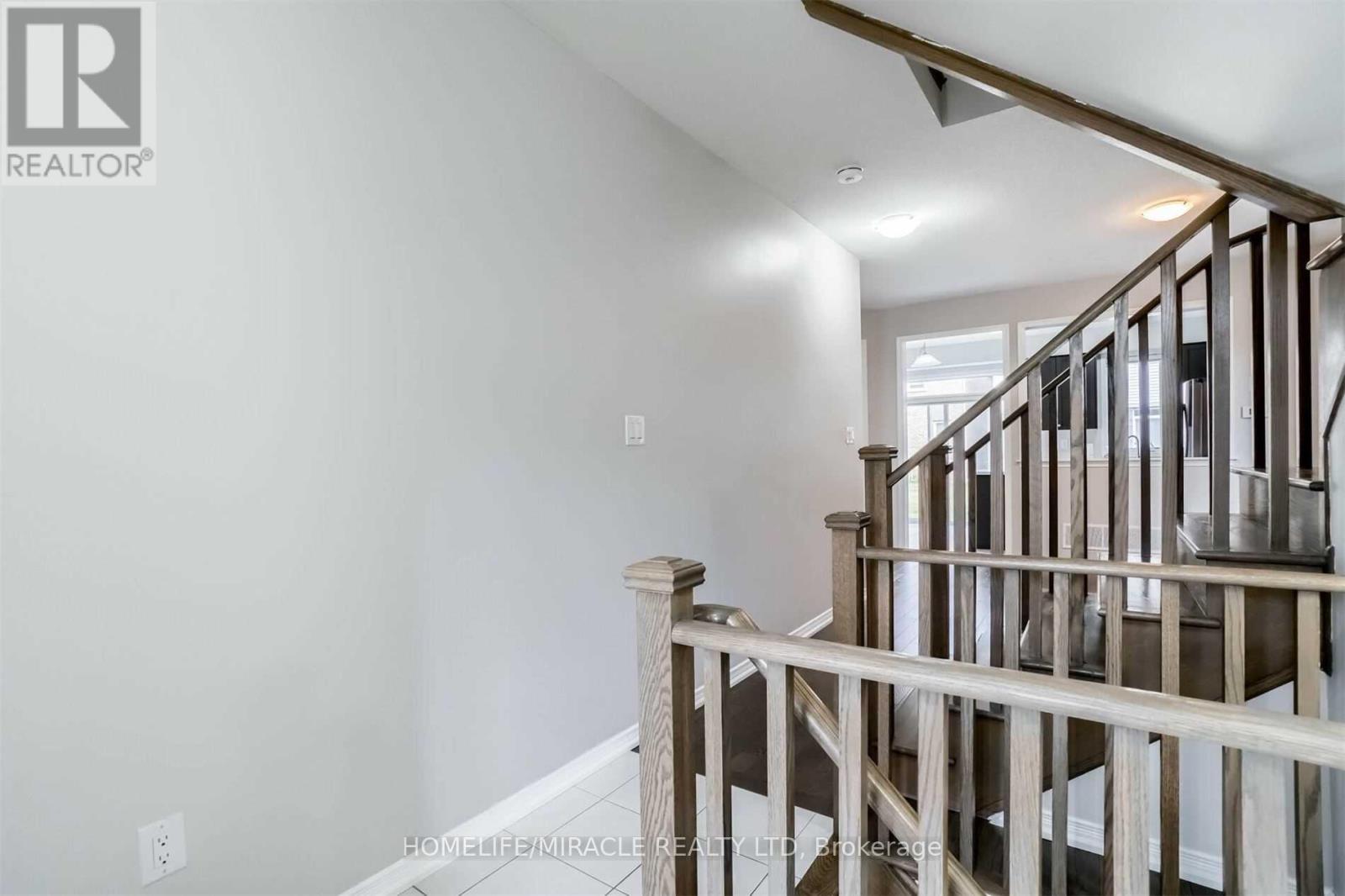 123 Longboat Run W, Brantford, Ontario  N3T 0R8 - Photo 5 - X12726390