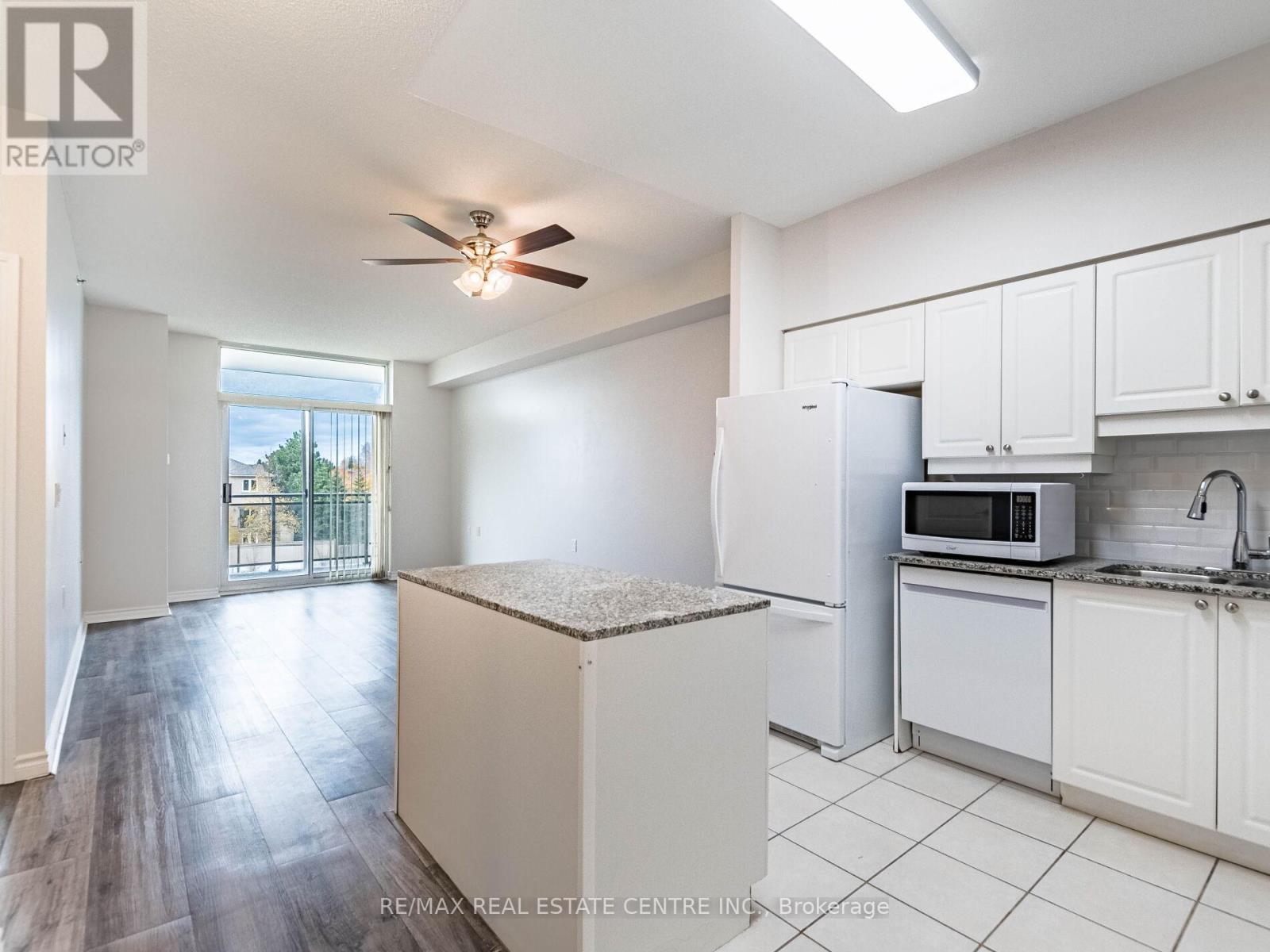 309 - 810 Scollard Court, Mississauga, Ontario  L5V 0A4 - Photo 7 - W12535412