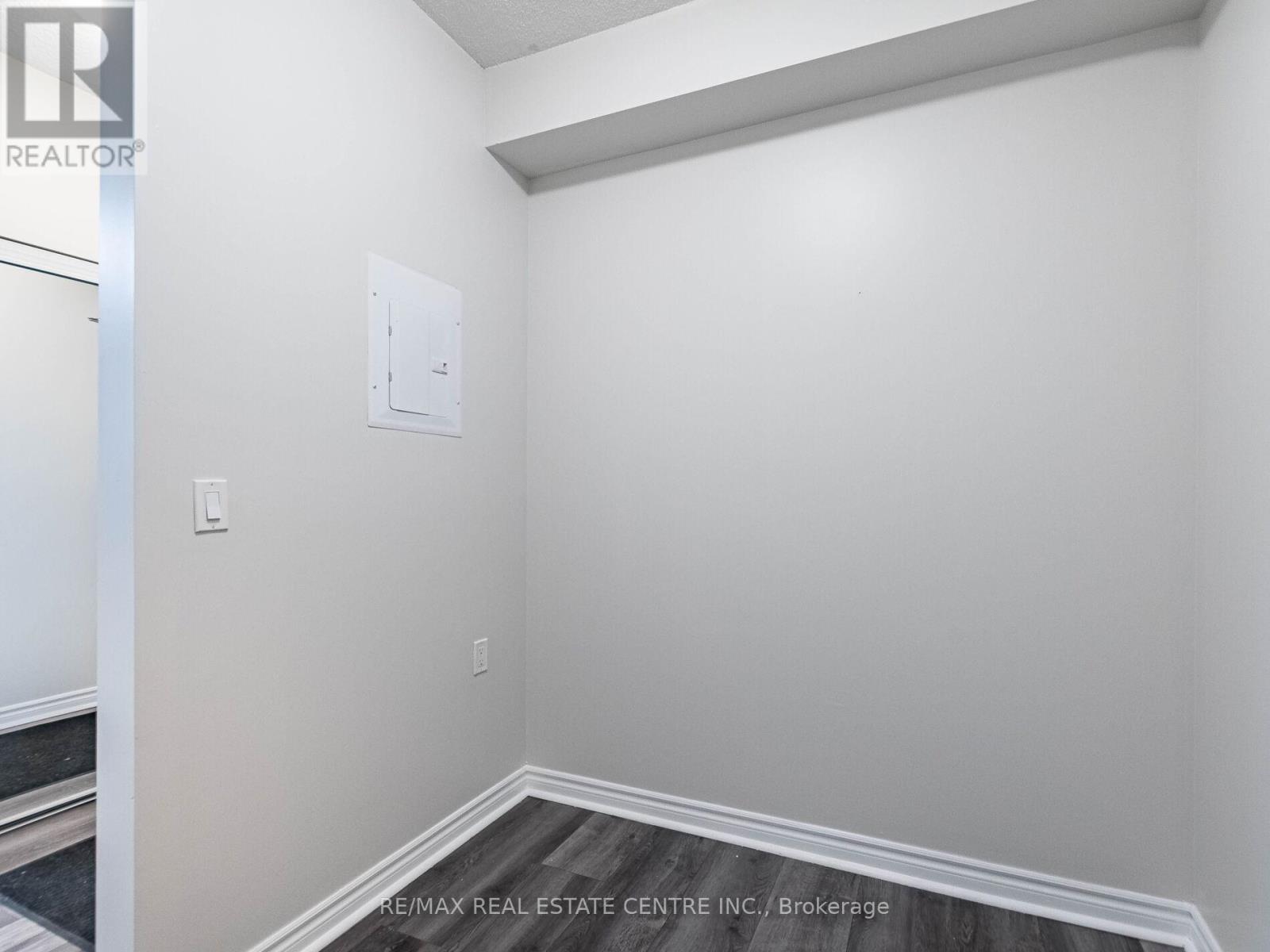 309 - 810 Scollard Court, Mississauga, Ontario  L5V 0A4 - Photo 25 - W12535412