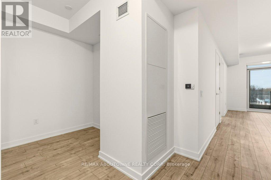 503 - 500 Plains Road E, Burlington, Ontario  L7T 0C8 - Photo 9 - W12694484