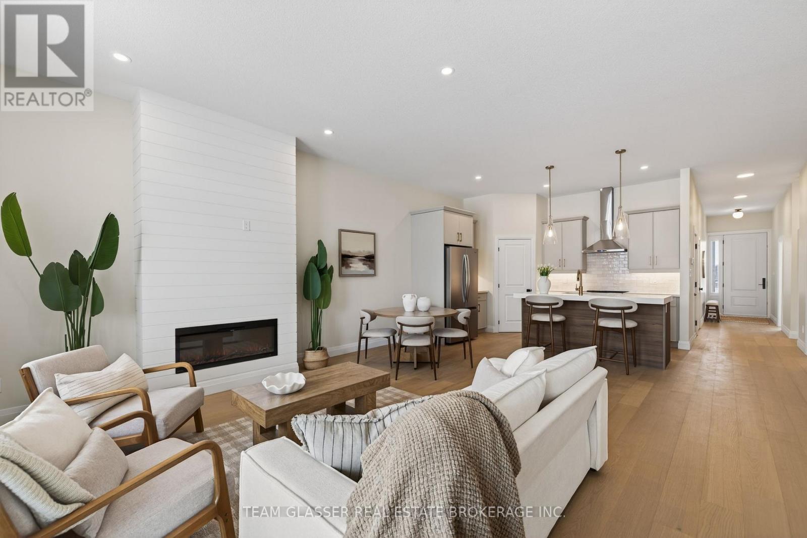 28 Dearing Drive, South Huron, Ontario  N0M 1T0 - Photo 14 - X12725908