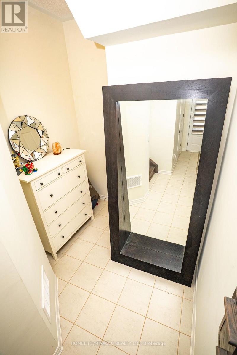 3251 Brigadier Avenue, Pickering, Ontario  L1X 0N1 - Photo 8 - E12726452