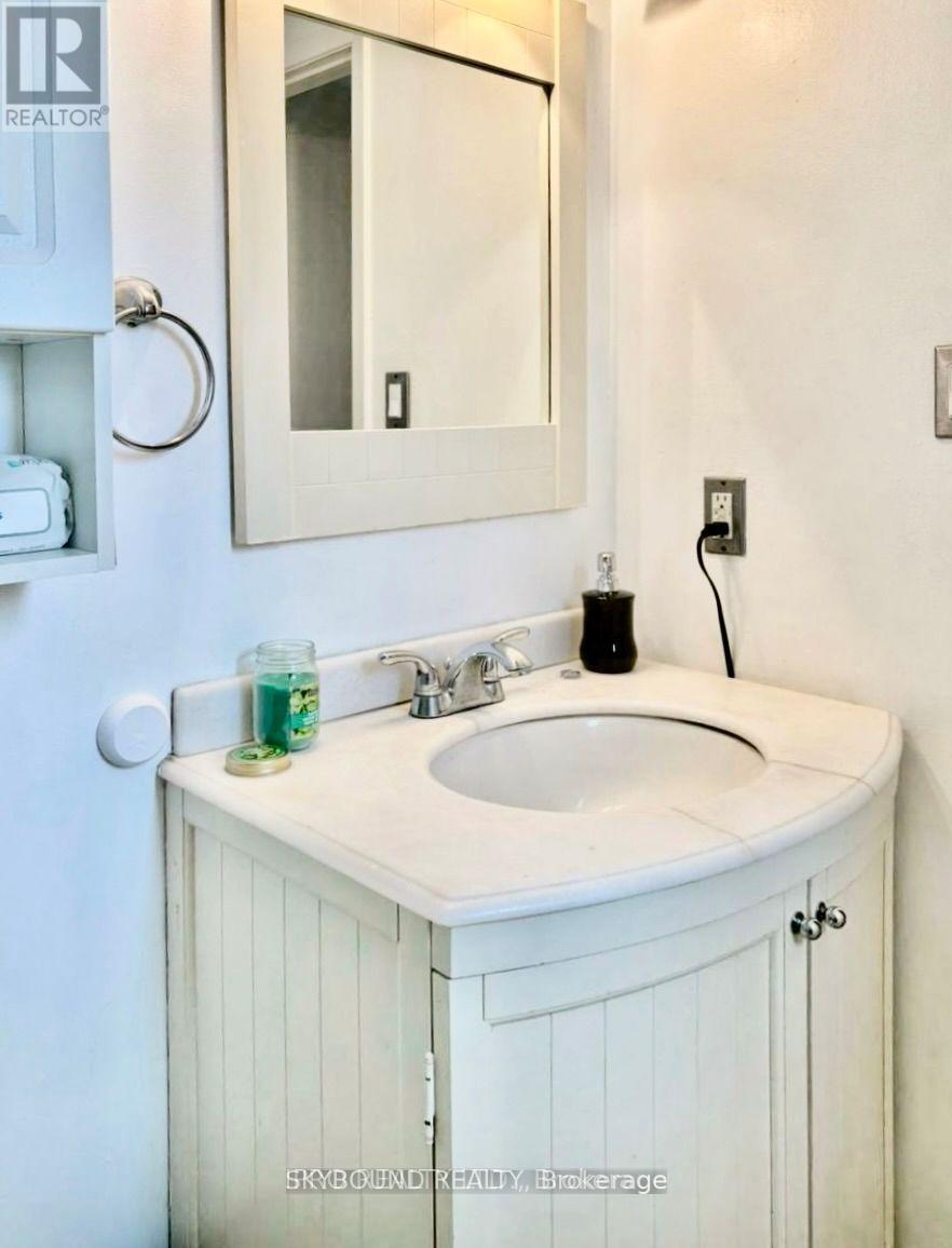 Room 3 - 252 William Roe Boulevard N, Newmarket, Ontario  L3Y 1B5 - Photo 10 - N12726426