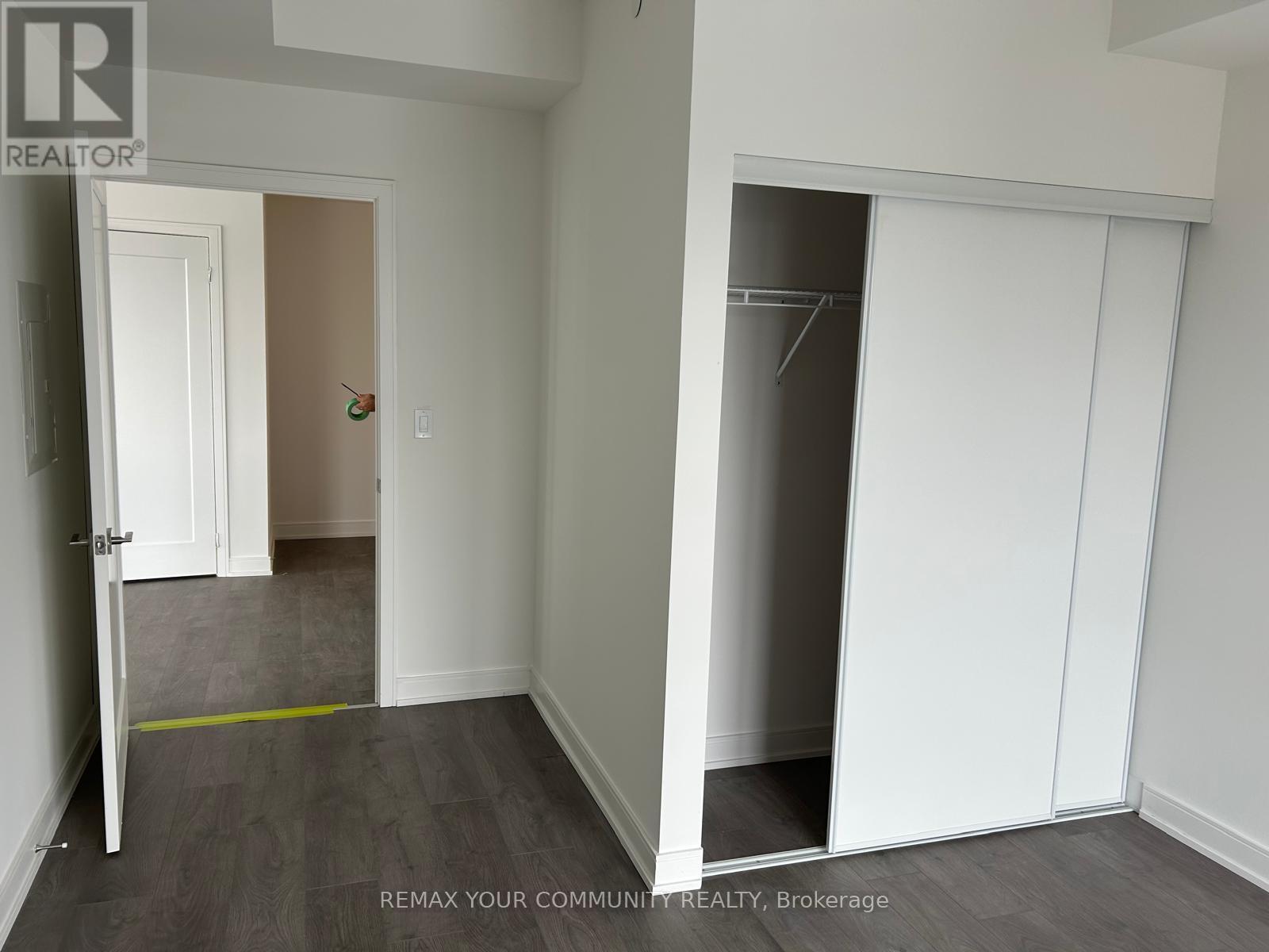 B1407 - 715 Davis Drive, Newmarket, Ontario  L3Y 0J2 - Photo 4 - N12726440