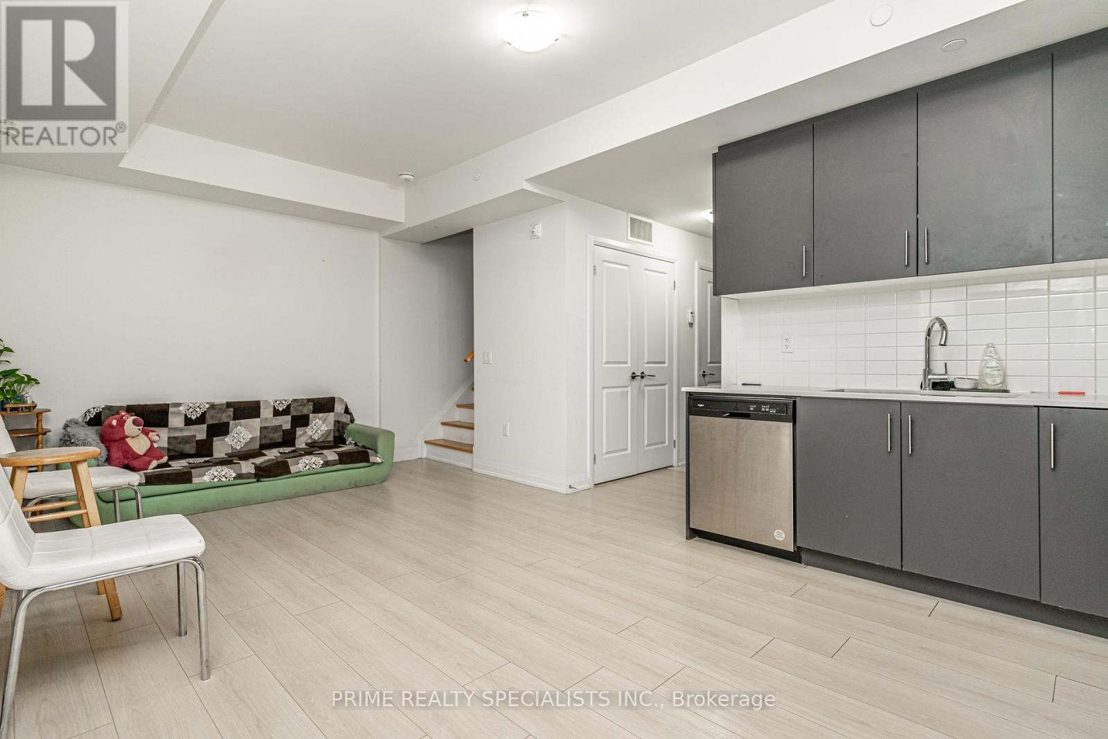 342 - 75 Attmar Drive, Brampton, Ontario  L6P 0Y6 - Photo 15 - W12726420