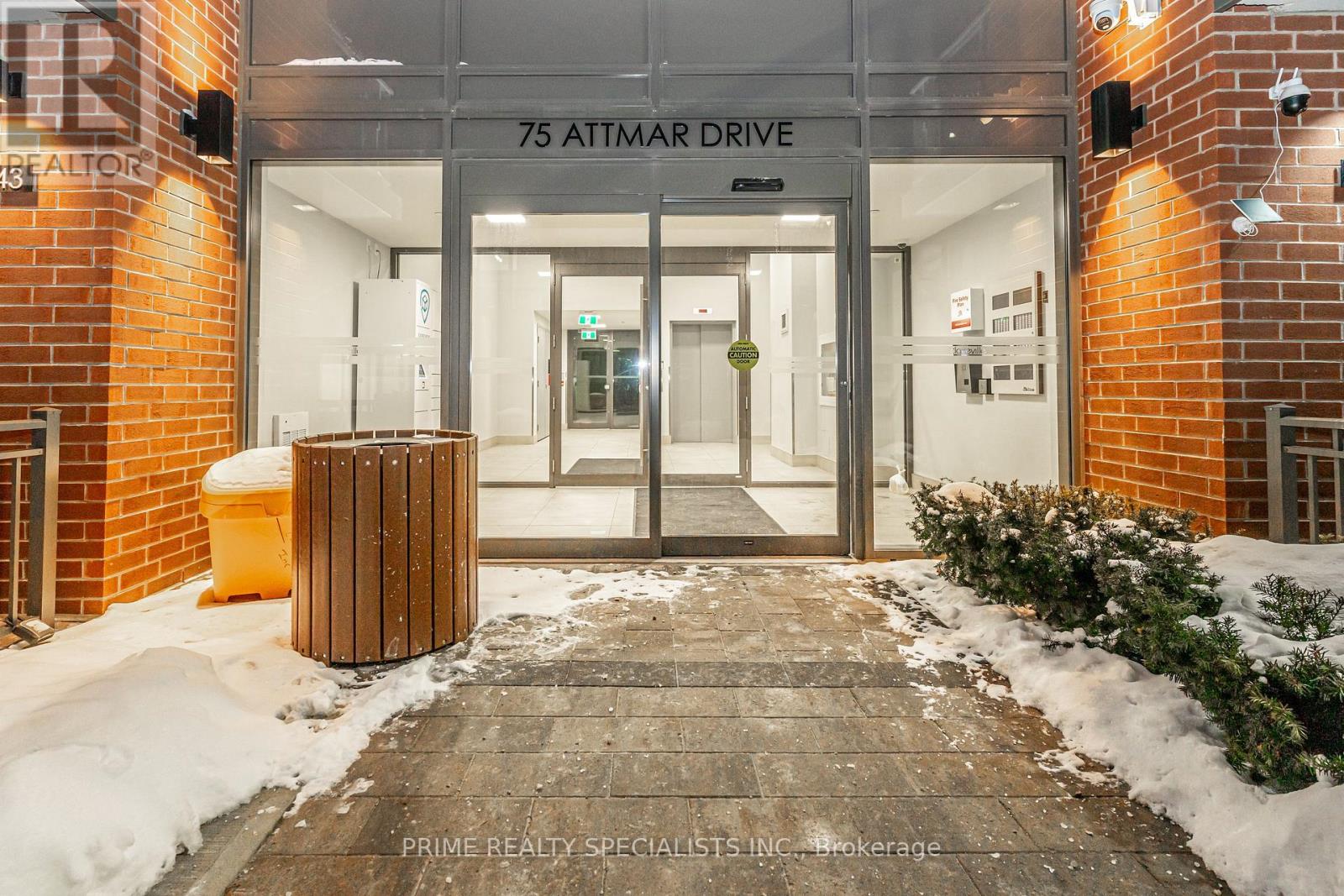 342 - 75 Attmar Drive, Brampton, Ontario  L6P 0Y6 - Photo 4 - W12726420