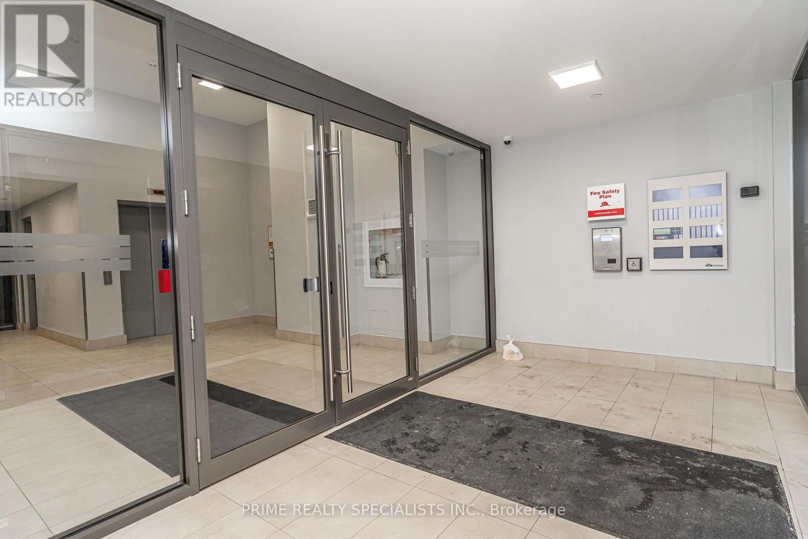 342 - 75 Attmar Drive, Brampton, Ontario  L6P 0Y6 - Photo 5 - W12726420