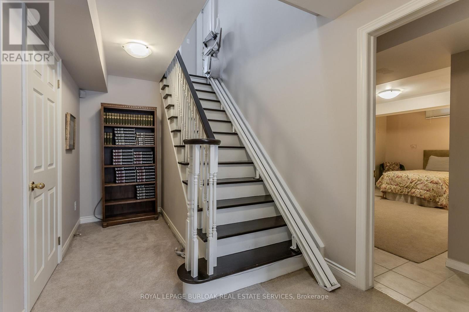 1146 Augustus Drive, Burlington, Ontario  L7S 2K6 - Photo 26 - W12726432