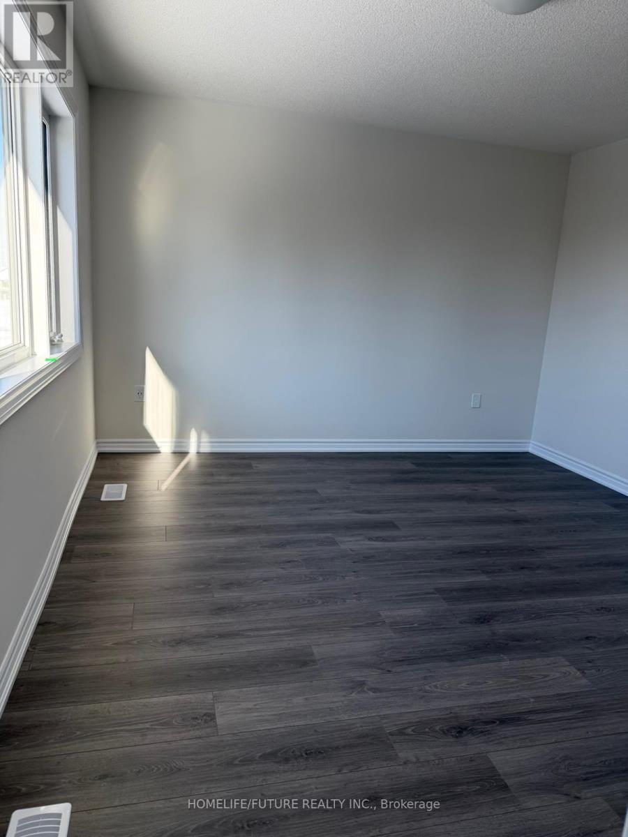 69 Watts Mews, Kawartha Lakes, Ontario  K9V 5V4 - Photo 12 - X12726418