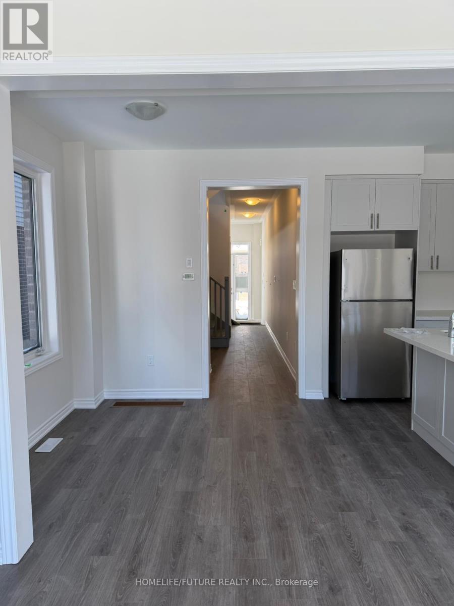 69 Watts Mews, Kawartha Lakes, Ontario  K9V 5V4 - Photo 17 - X12726418