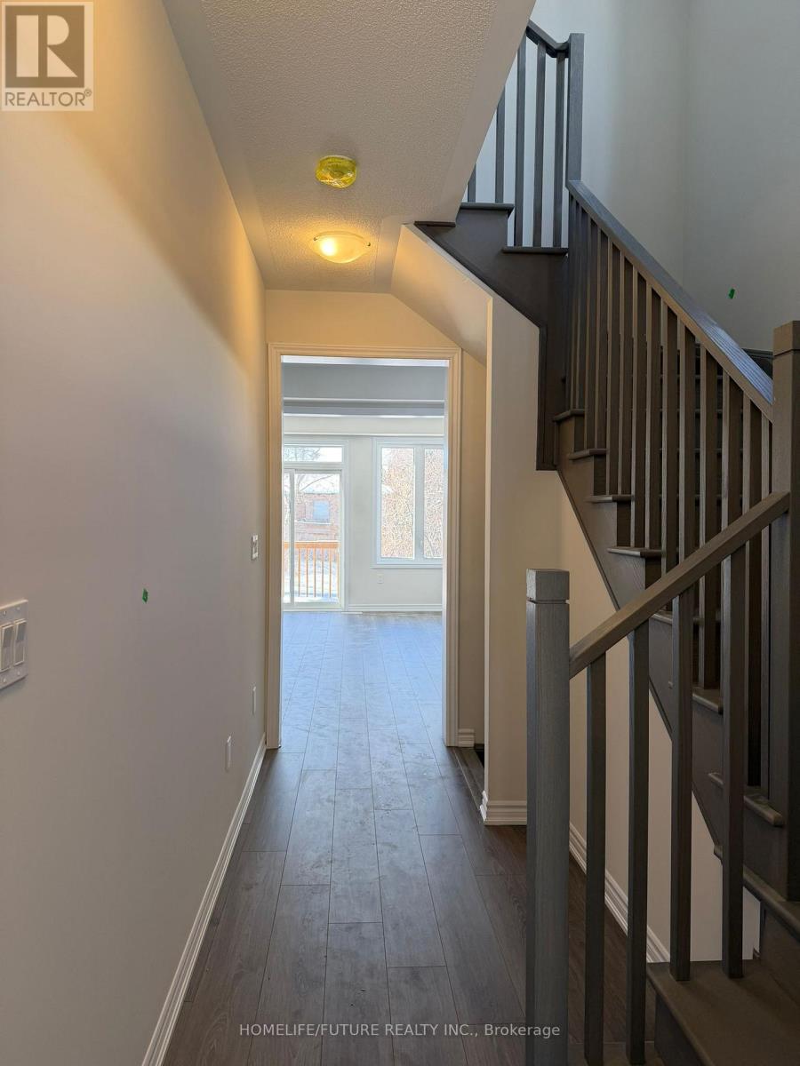 69 Watts Mews, Kawartha Lakes, Ontario  K9V 5V4 - Photo 7 - X12726418