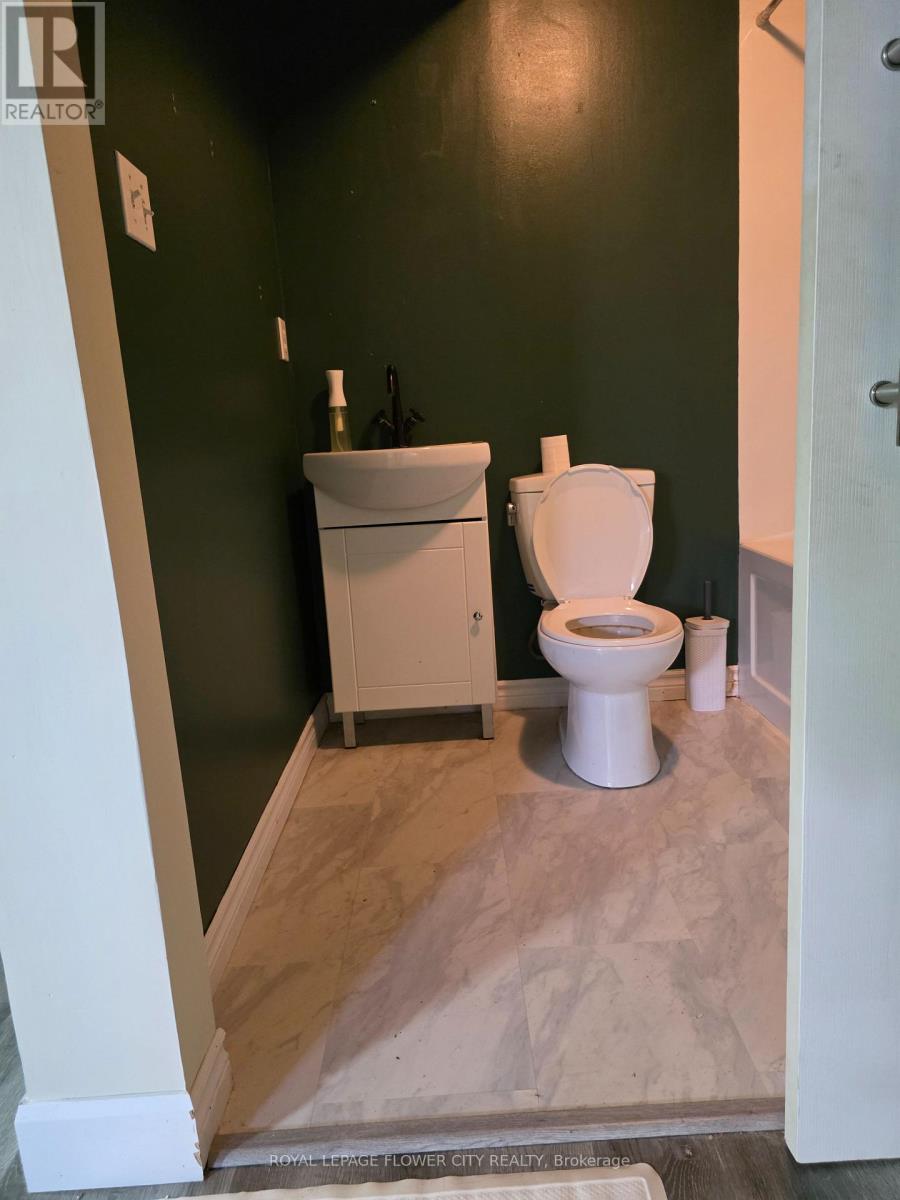 187 Huck Crescent W, Kitchener, Ontario  N2N 3P7 - Photo 15 - X12491664