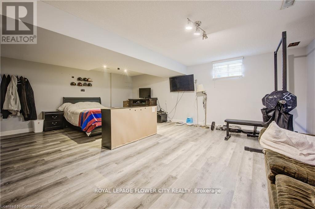 187 Huck Crescent W, Kitchener, Ontario  N2N 3P7 - Photo 25 - X12491664