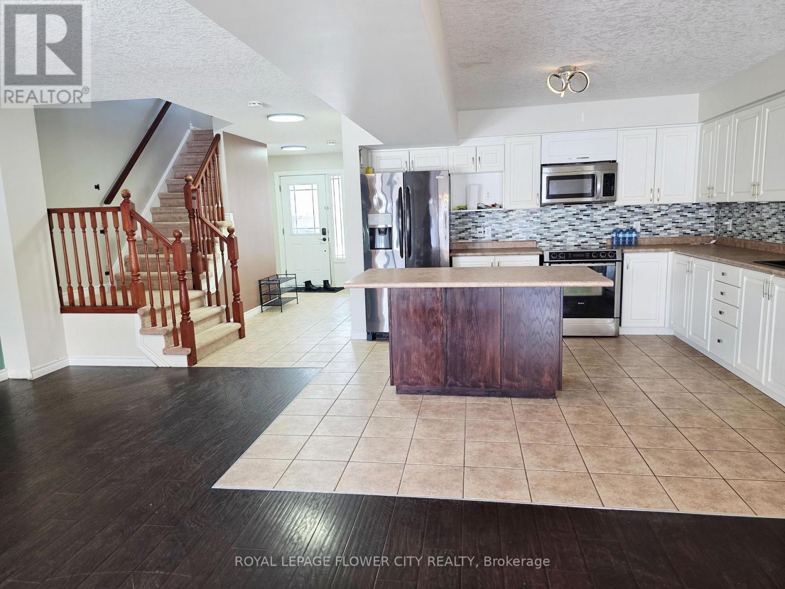 187 Huck Crescent W, Kitchener, Ontario  N2N 3P7 - Photo 6 - X12491664