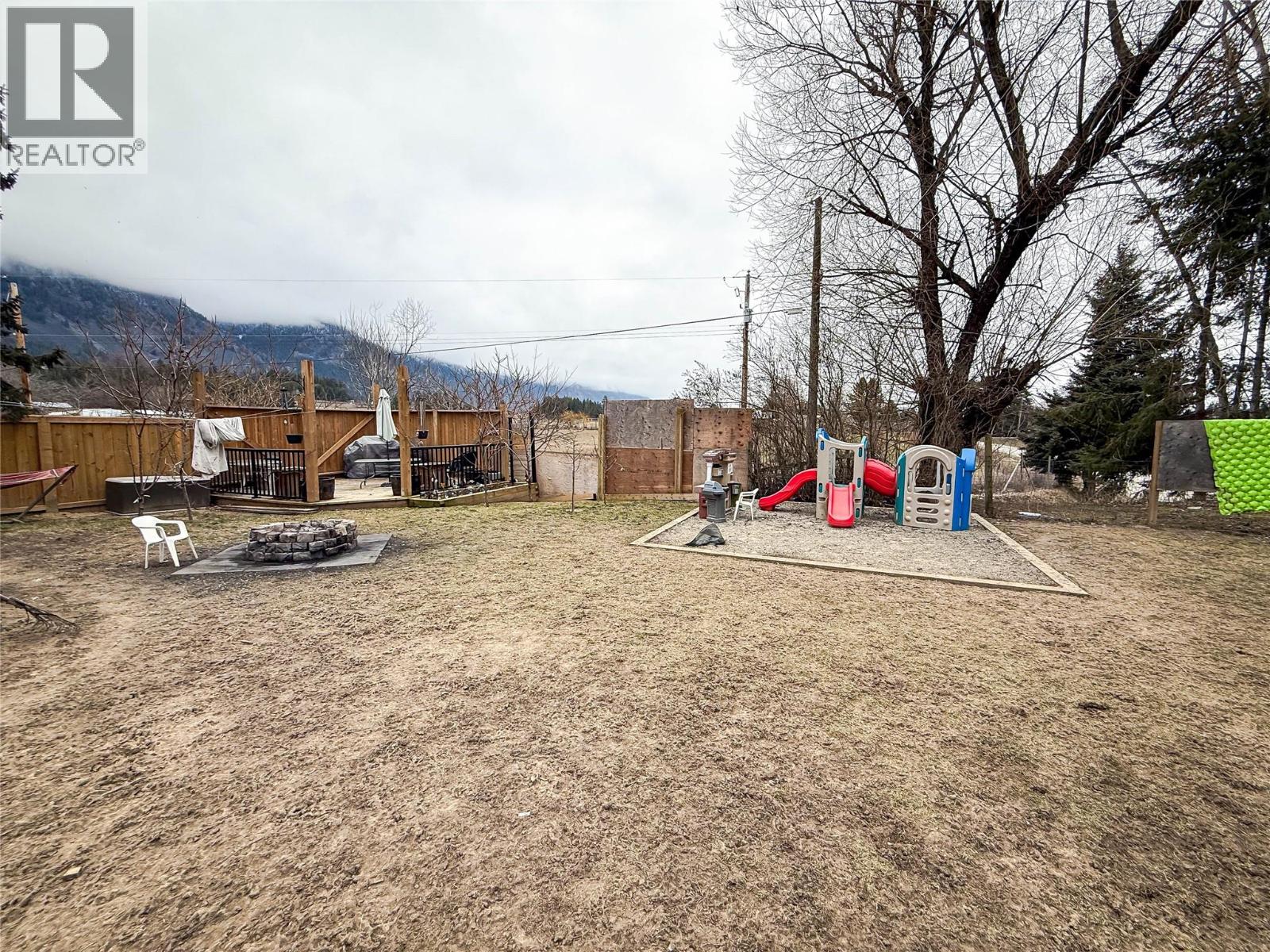 4114 51st Street, Canyon, British Columbia  V0B 1C1 - Photo 5 - 10373804