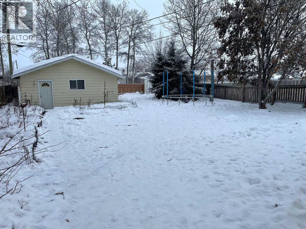 10307 102 Street, High Level, Alberta  T0H 1Z0 - Photo 3 - A2281427