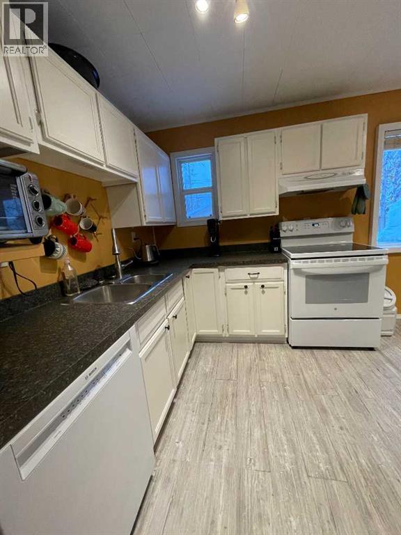 10307 102 Street, High Level, Alberta  T0H 1Z0 - Photo 13 - A2281427